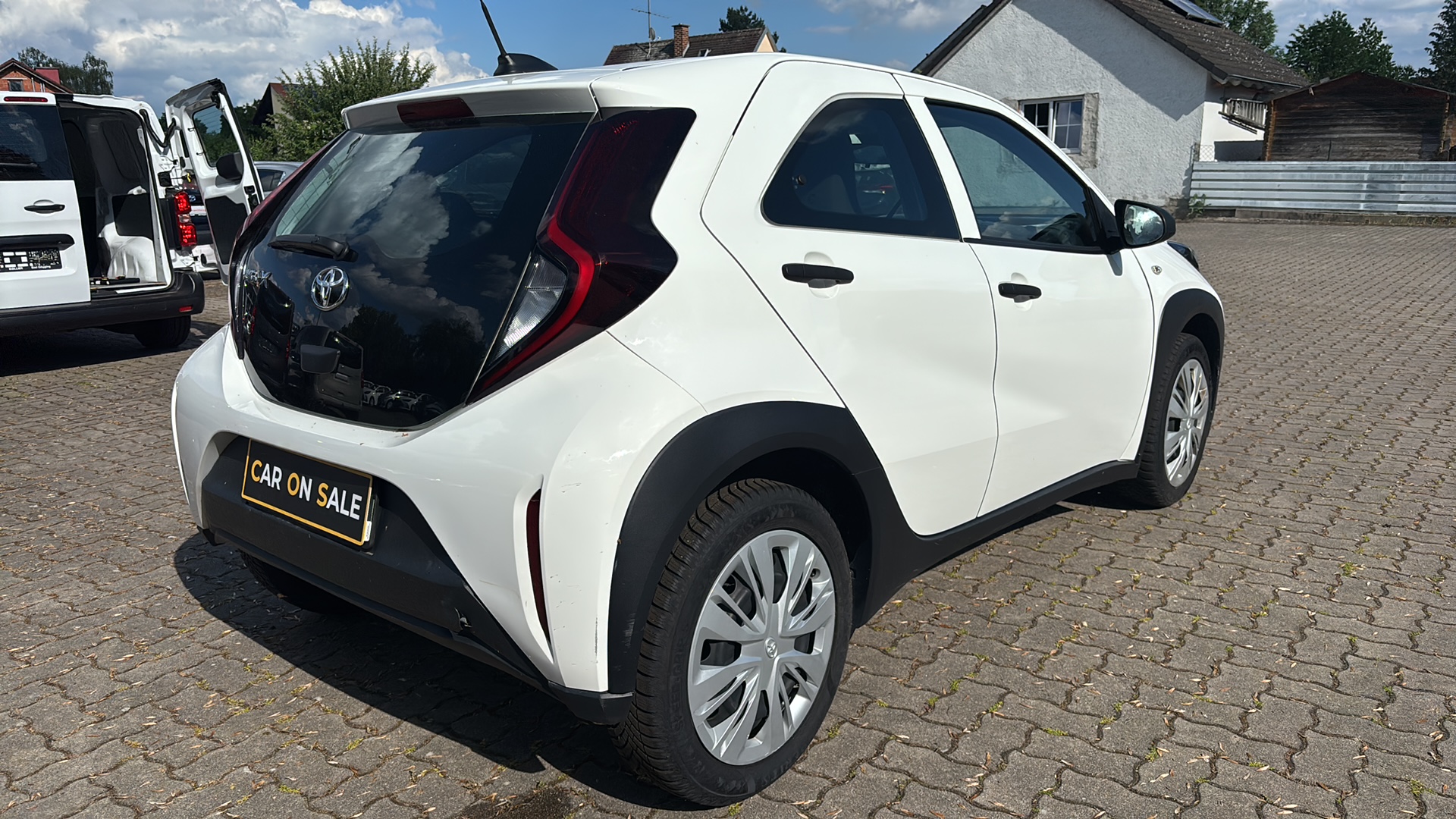Toyota Aygo X 1.0 VVT-i Basis - Imagen 3